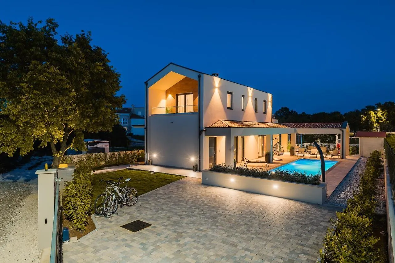Villa Nobu Mali Vareški