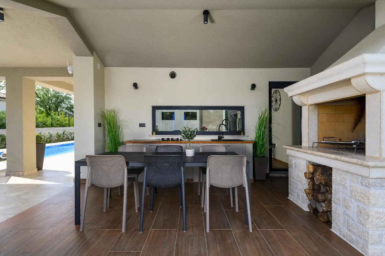 Villa Nobu Mali Vareški 0*,