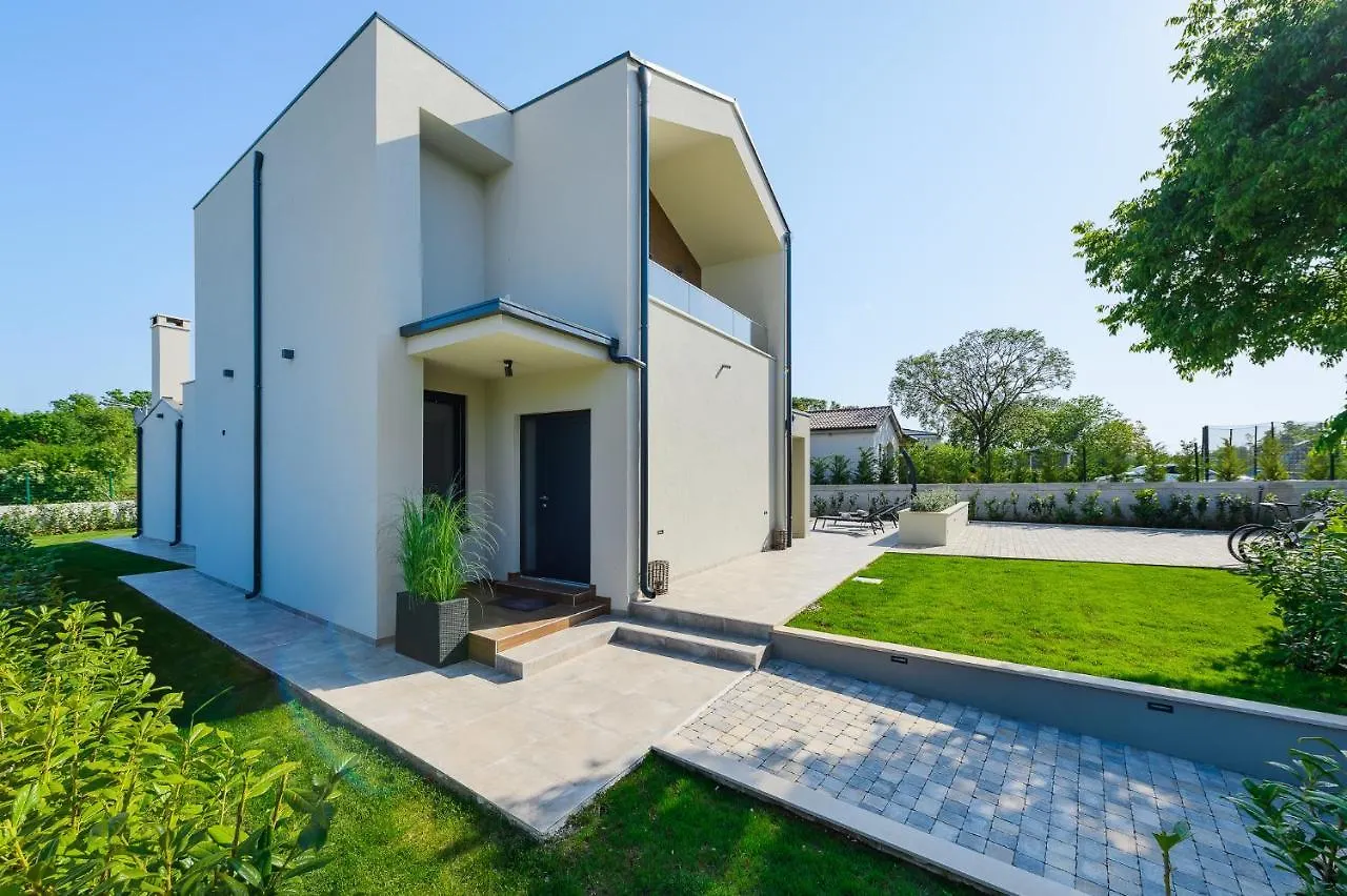 Villa Nobu Mali Vareški
