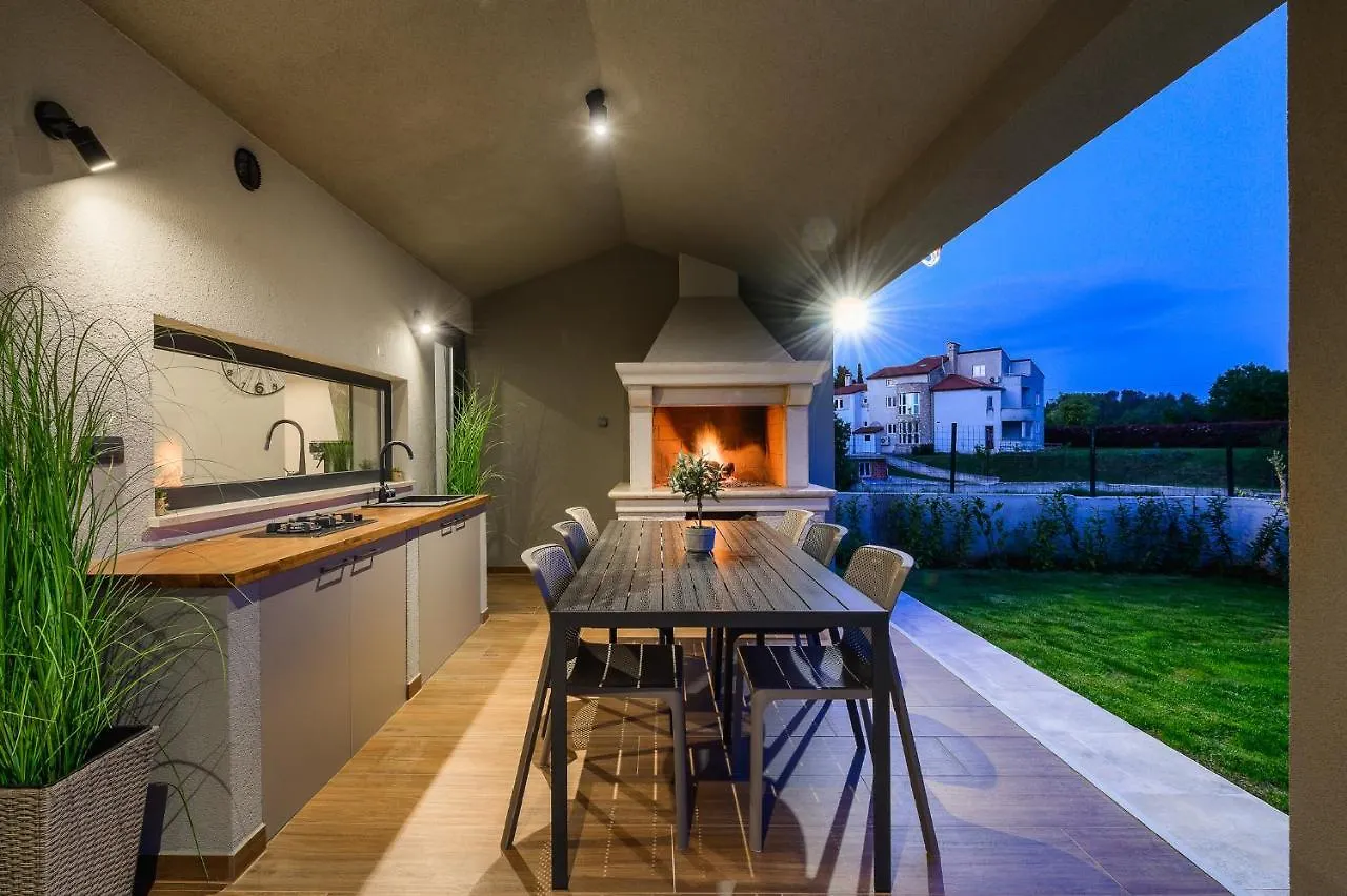 Villa Nobu Mali Vareški 克罗地亚